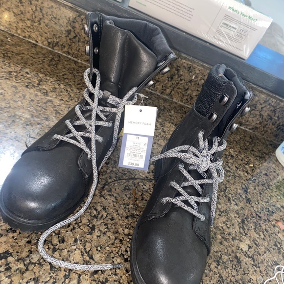 Size 11 all Black Women’s Boots - Picture 2 of 6